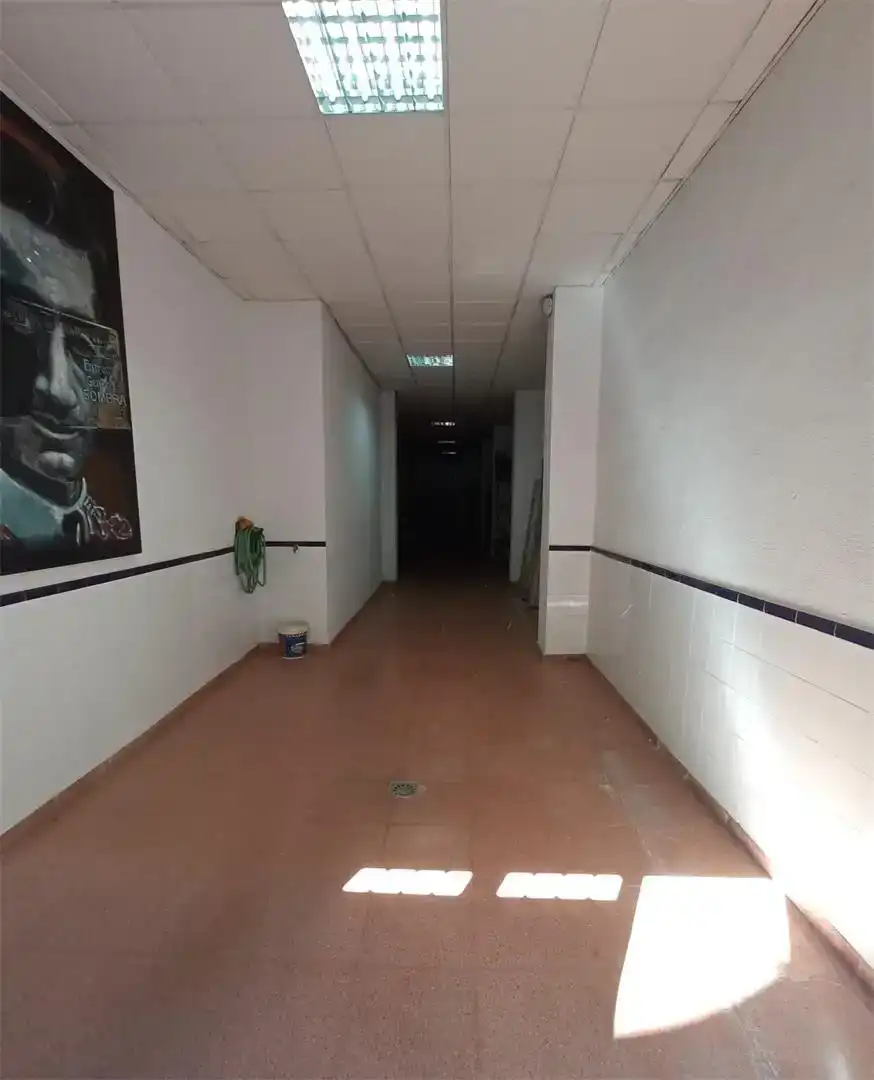 Nau industrial en venda en Linares