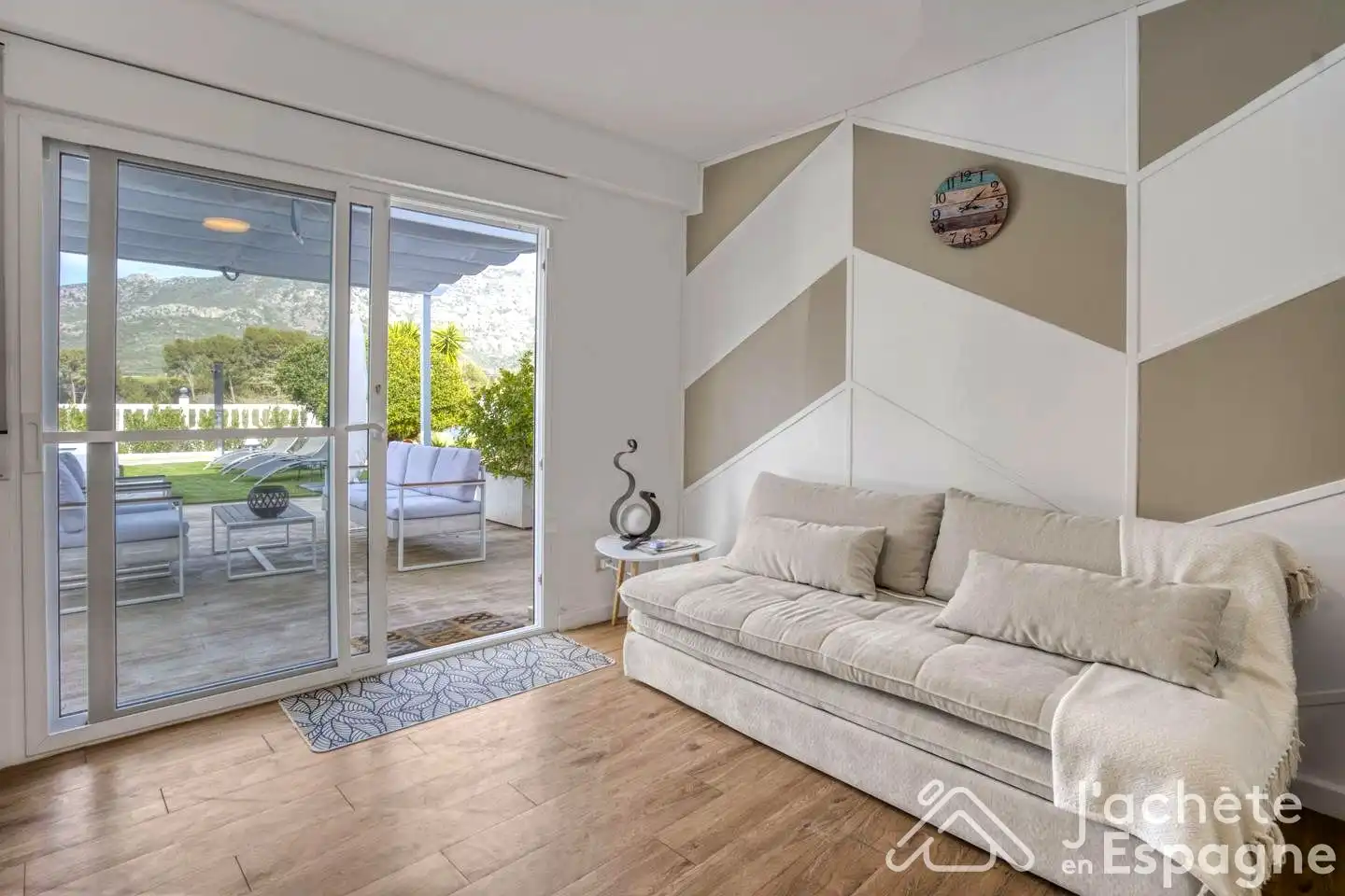 Sala d'estar de Casa o xalet en venda en Alzira amb Aire condicionat, Calefacció i Jardí privat
