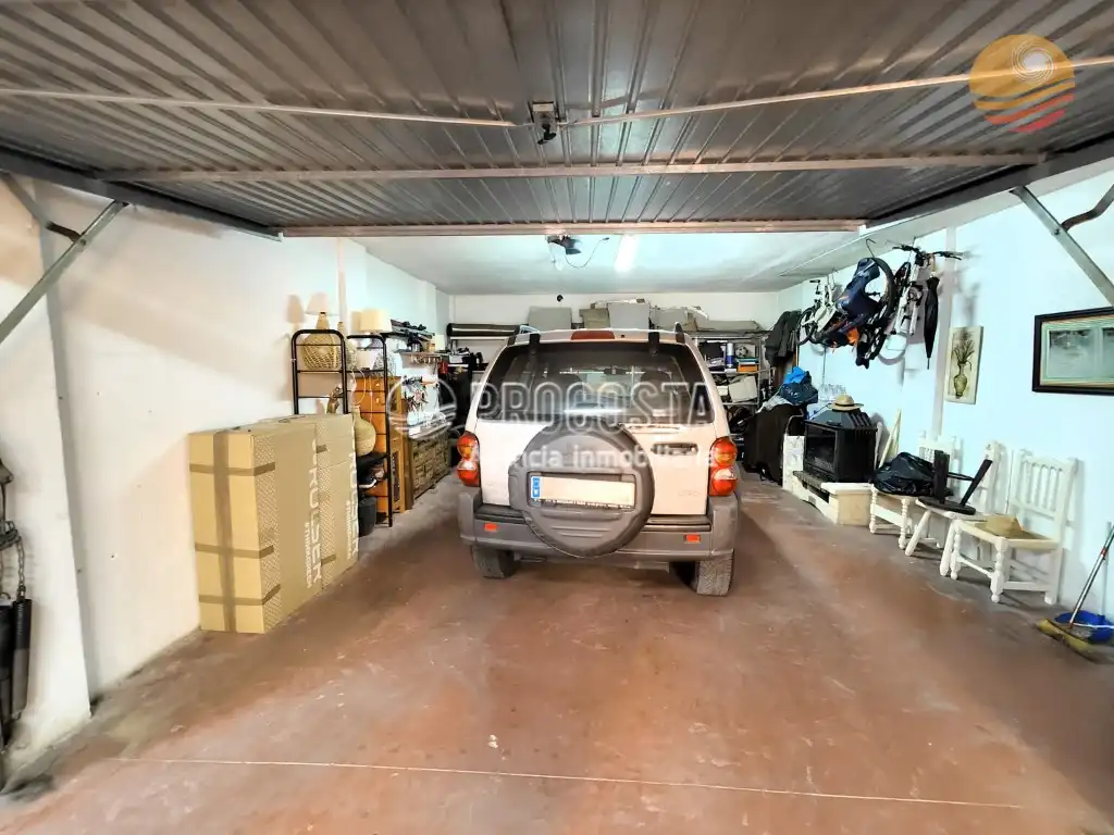 Parking de Casa adosada en venta en Almuñécar con Aire acondicionado, Jardín privado y Terraza