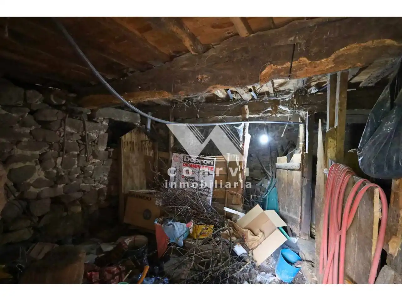 Casa o xalet en venda en A Merca   amb Jardí privat, Terrassa i Moblat