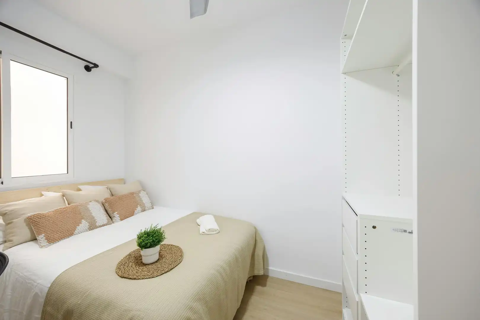 Schlafzimmer von Wohnung zur untervermieten in  Valencia Capital mit Möbliert und Waschmaschine