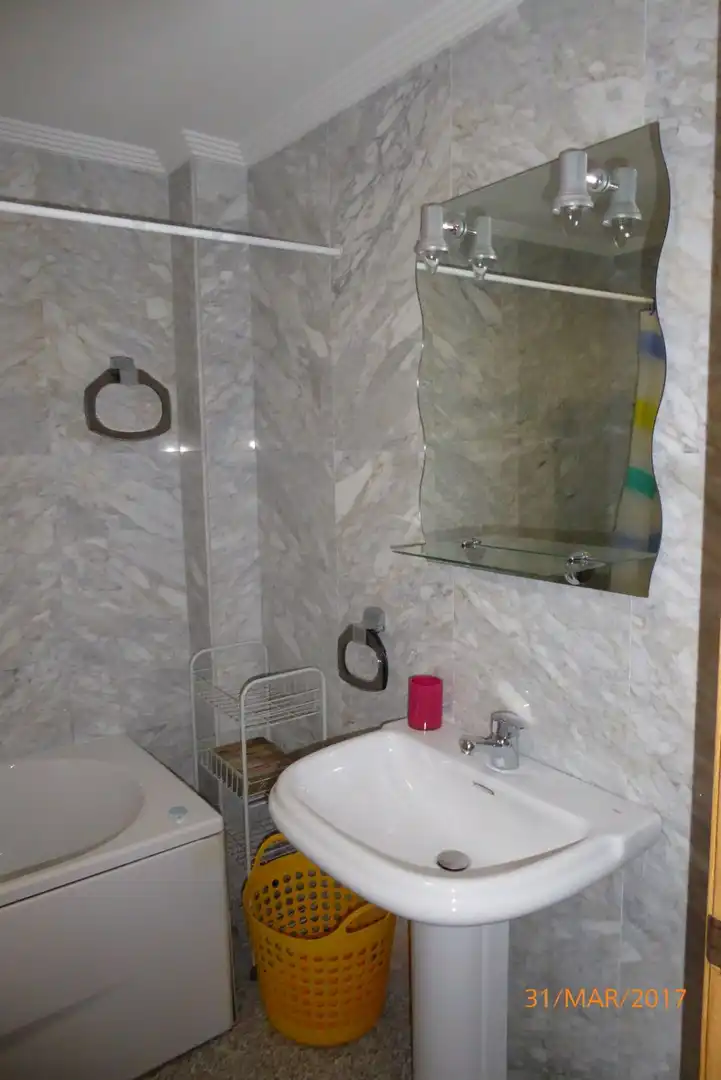Baño de Piso de alquiler en Salamanca con Calefacción y Amueblado