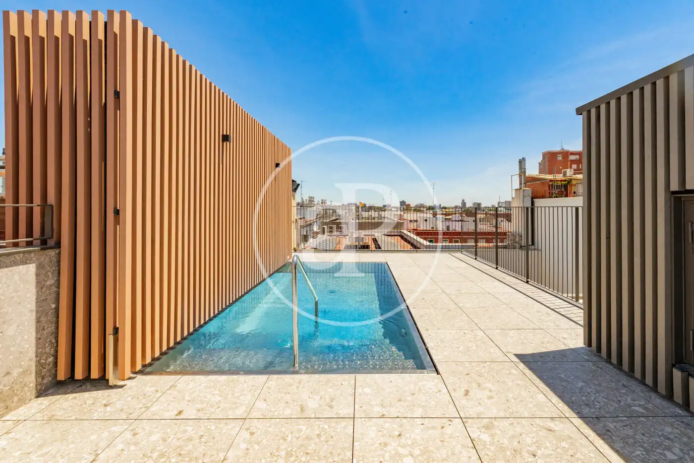 Piscina de Pis de lloguer en Madrid amb Aire condicionat, Calefacció i Terrassa