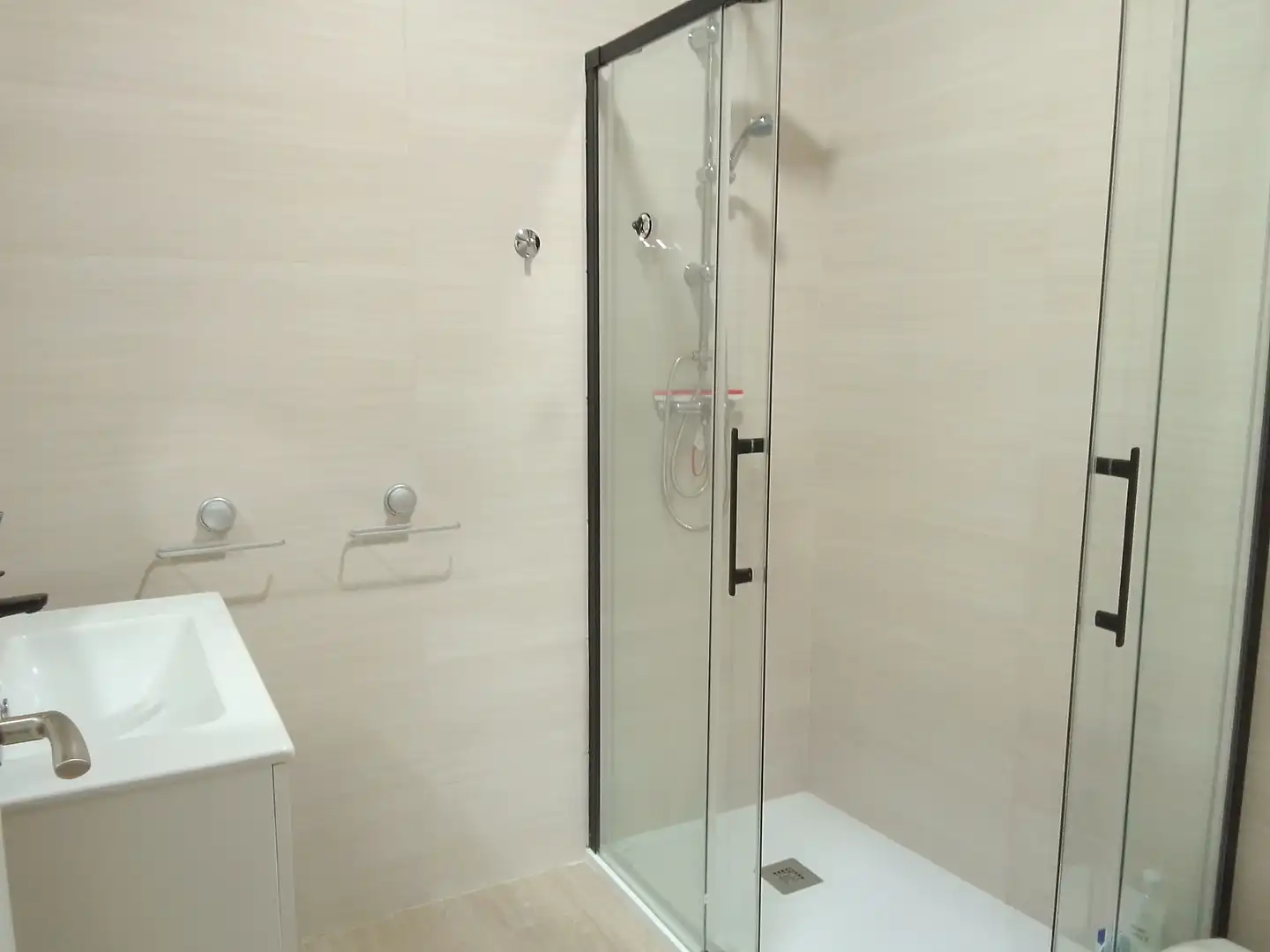 Bathroom of Ground floor for sale in Ubrique  with Air Conditioner, Heating and Washing machine