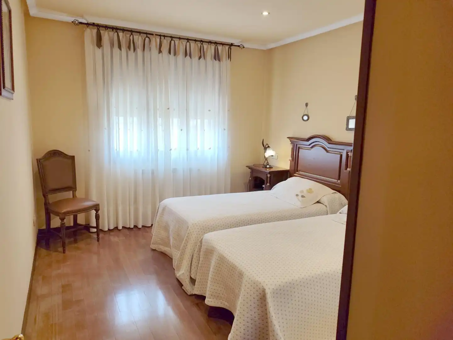 Habitación de Casa o chalet en venta en Oviedo  con Calefacción