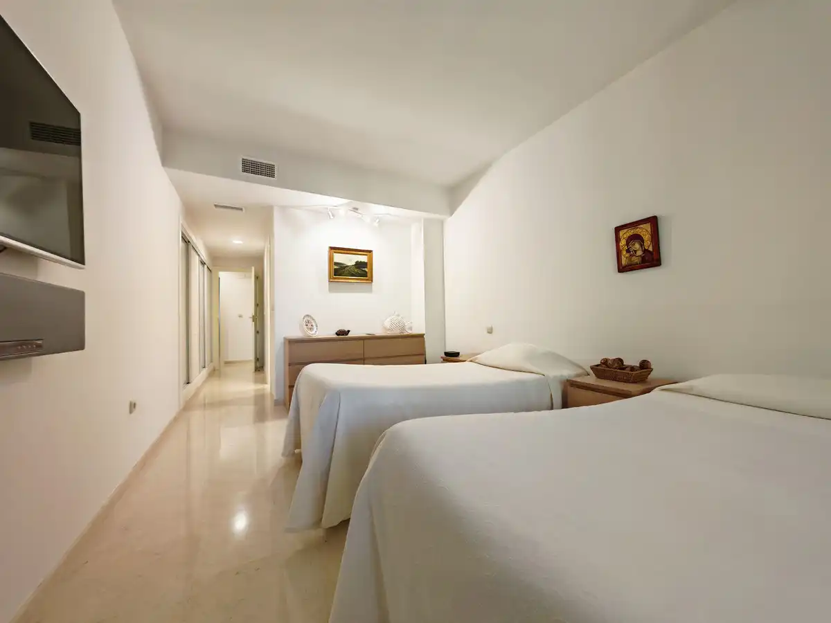 Dormitori de Apartament en venda en Marbella amb Aire condicionat, Terrassa i Internet