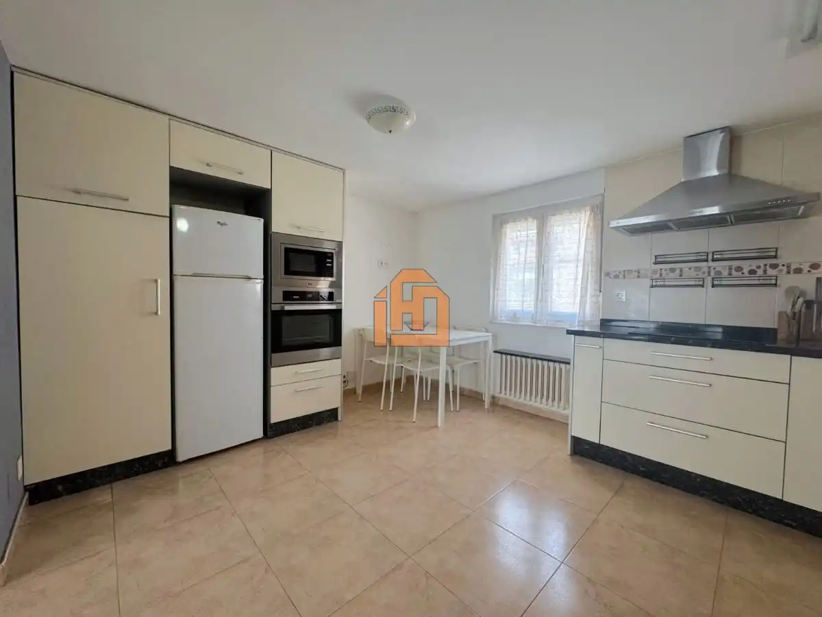 Apartamento en alquiler en Calle Doña Urraca, imagen 5