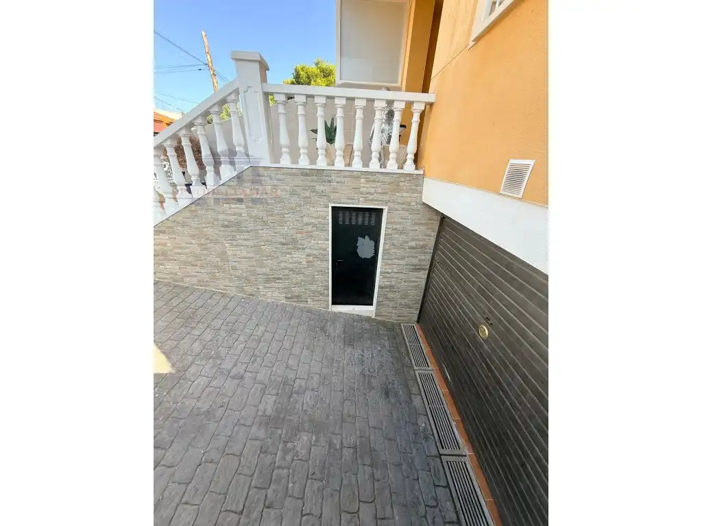 Casa aparellada en venda a Avenida Paris De, imagen 6