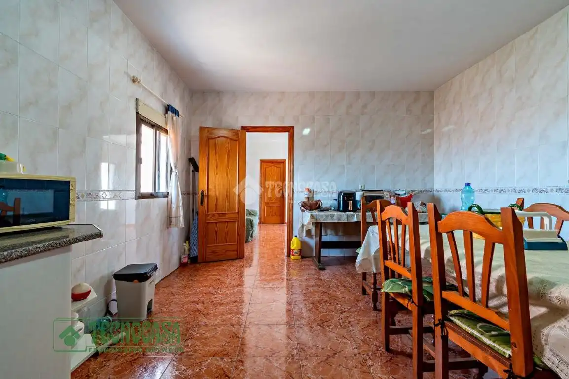 Cuina de Casa adosada en venda en El Ejido amb Aire condicionat, Jardí privat i Moblat