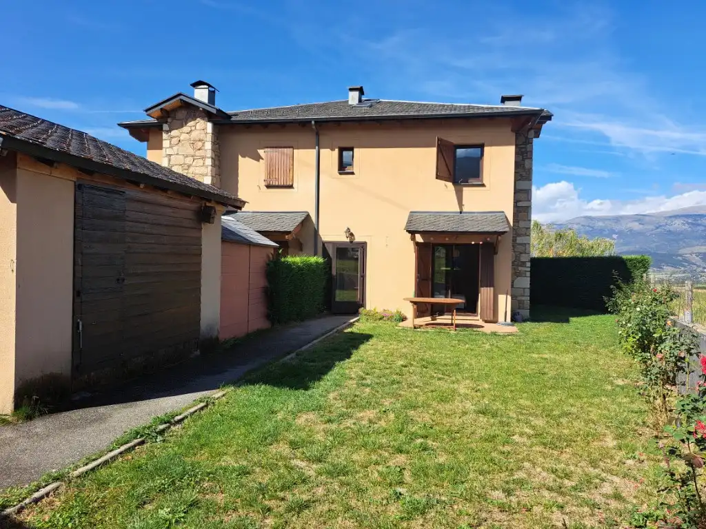 Terraced house with garden to rent in Avinguda del Segre 2, imagen 16