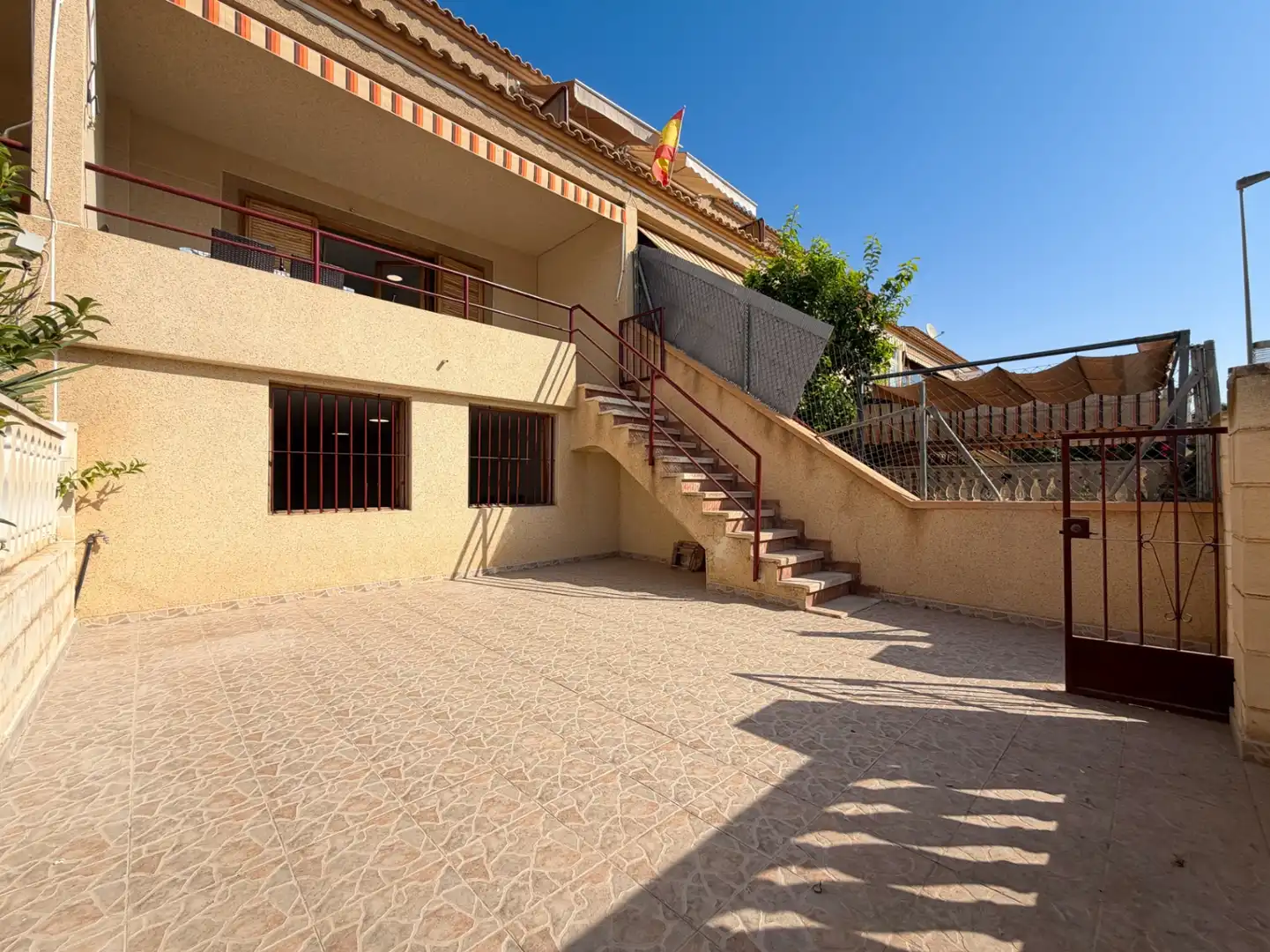 Vista exterior de Casa o chalet de alquiler en Sant Joan d'Alacant con Terraza y Piscina