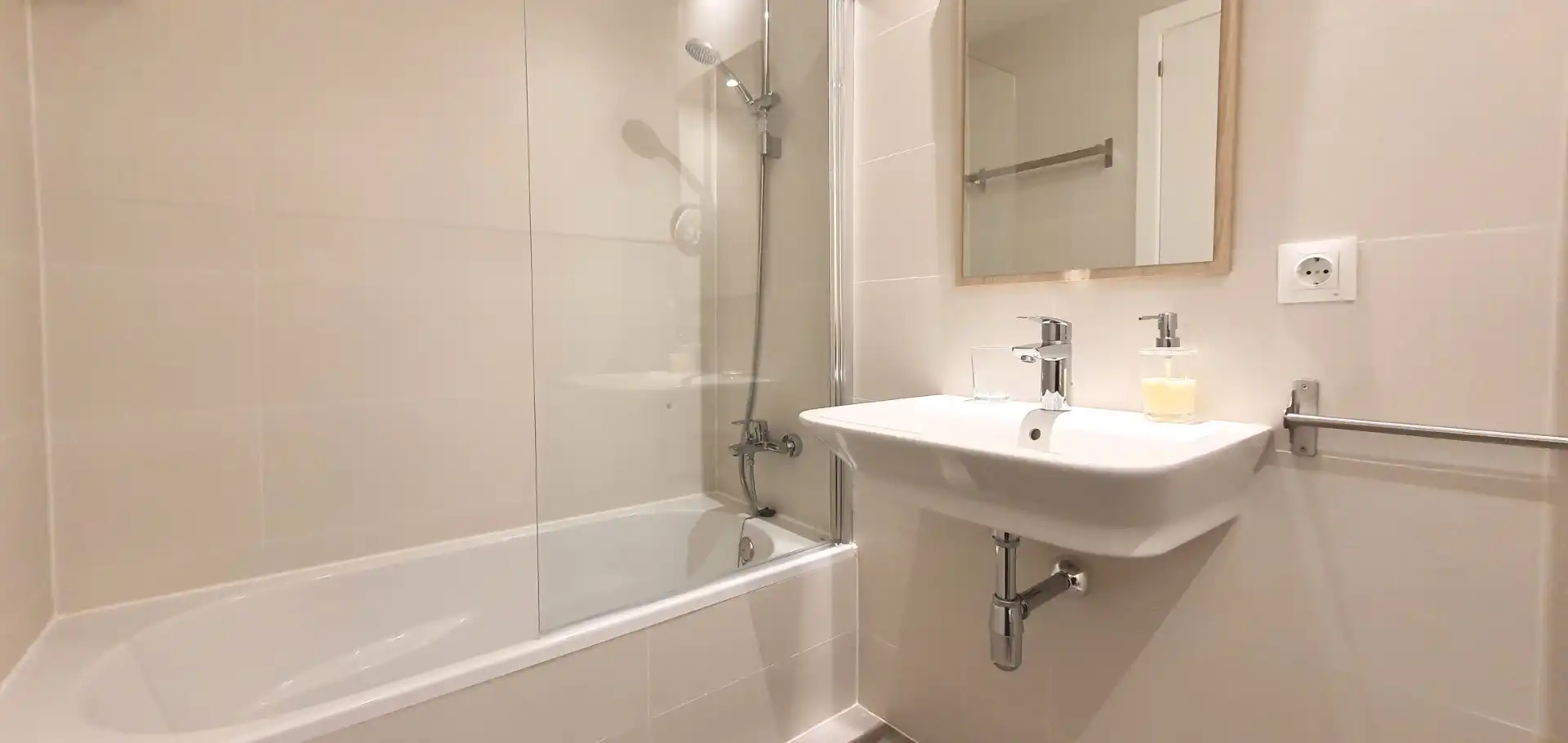 Bathroom of Apartments for rent in Dénia  with Air Conditioner, Heating and Terrace