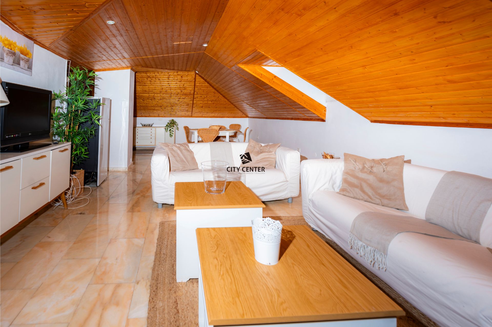 Sala d'estar de Àtic de lloguer en Puerto de la Cruz amb Terrassa i Moblat