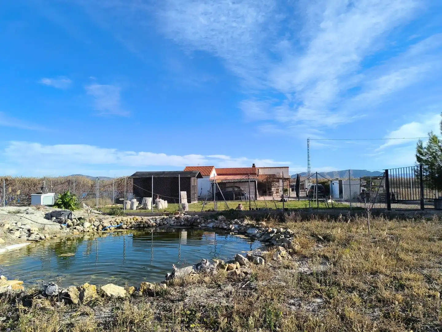 Vista exterior de Casa o xalet en venda en Villena amb Traster, Jacuzzi i Internet