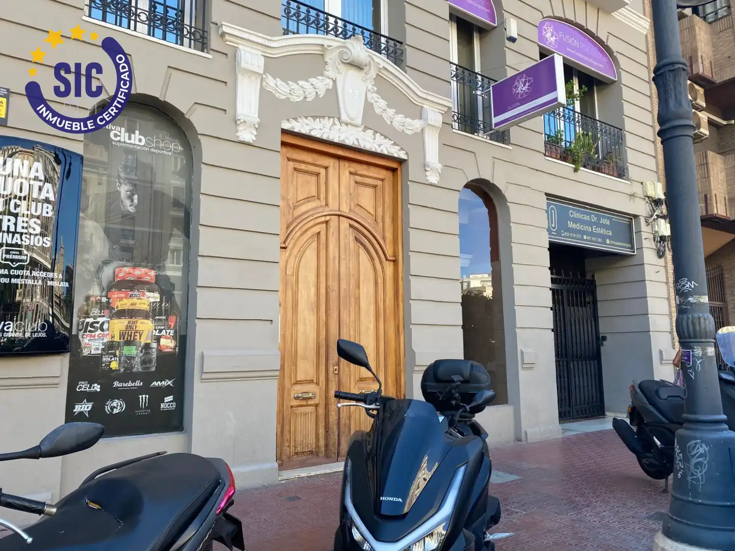 Exterior view of Garage for sale in L'Eixample