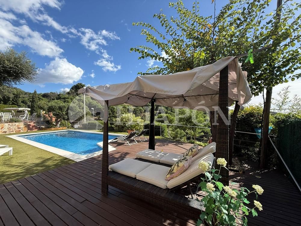 Jardí de Casa o xalet en venda en Alella amb Calefacció, Jardí privat i Terrassa