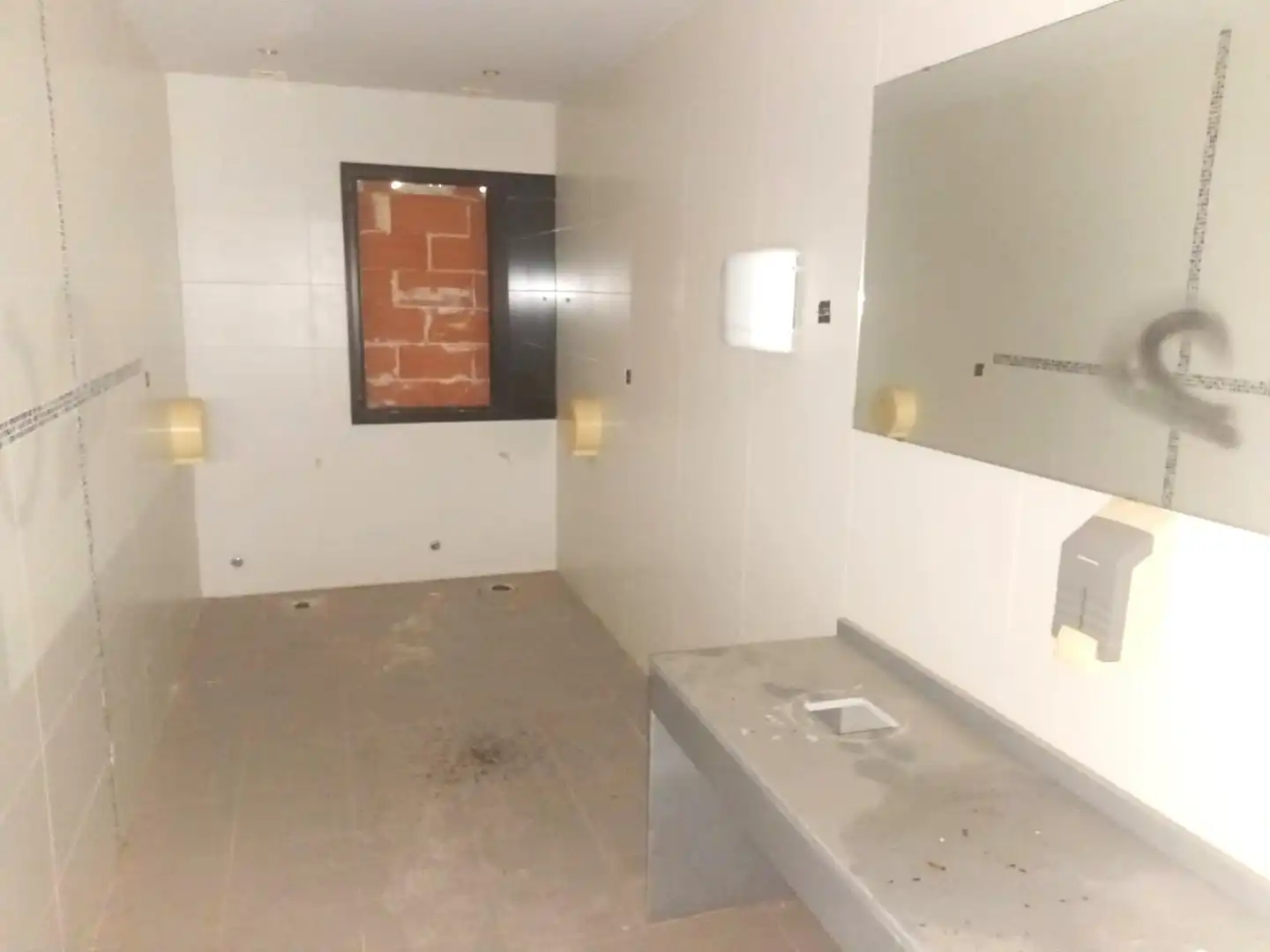 Bany de Edifici en venda en Almadén