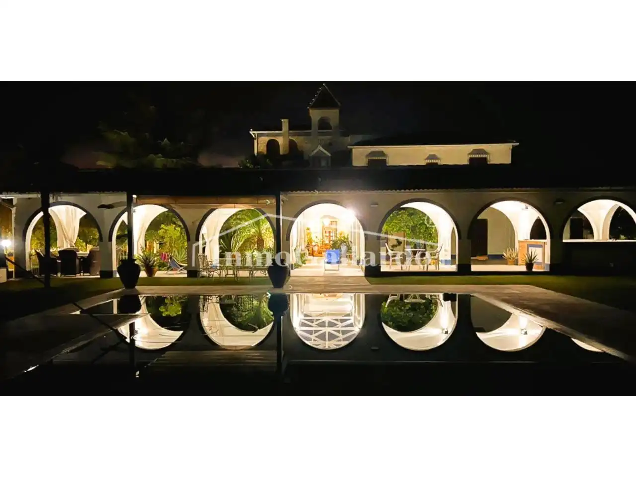 Garden of Buildings for sale in Lucena