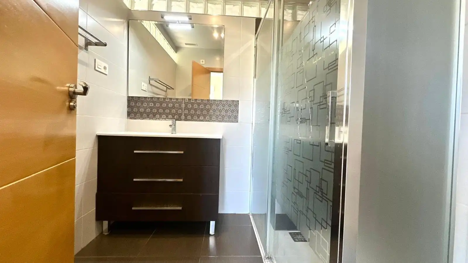 Bany de Apartament en venda en Orihuela amb Terrassa i Moblat