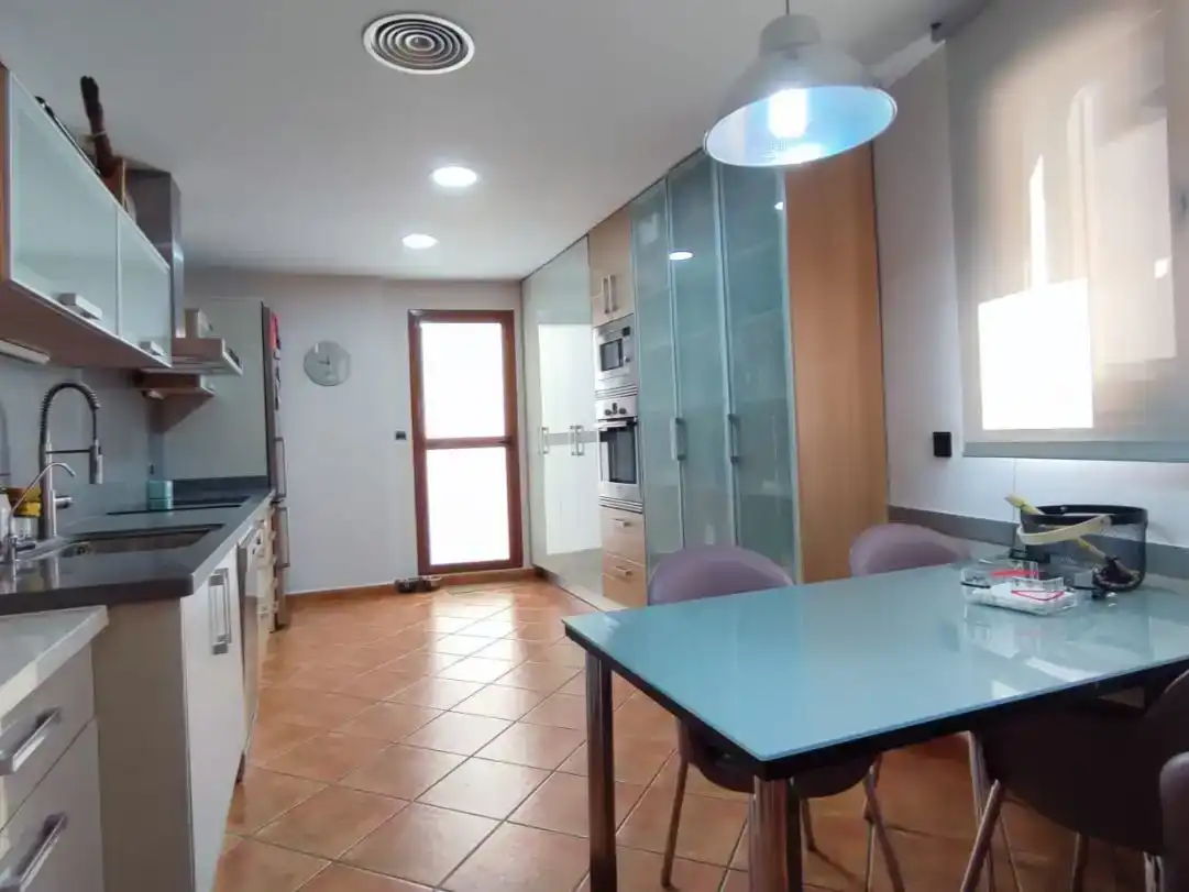 Küche von Wohnung zum Verkauf in Tavernes de la Valldigna mit Klimaanlage und Balkon