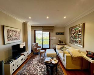 Living room of Flat for sale in Pontevedra Capital   with Heating and Storage room