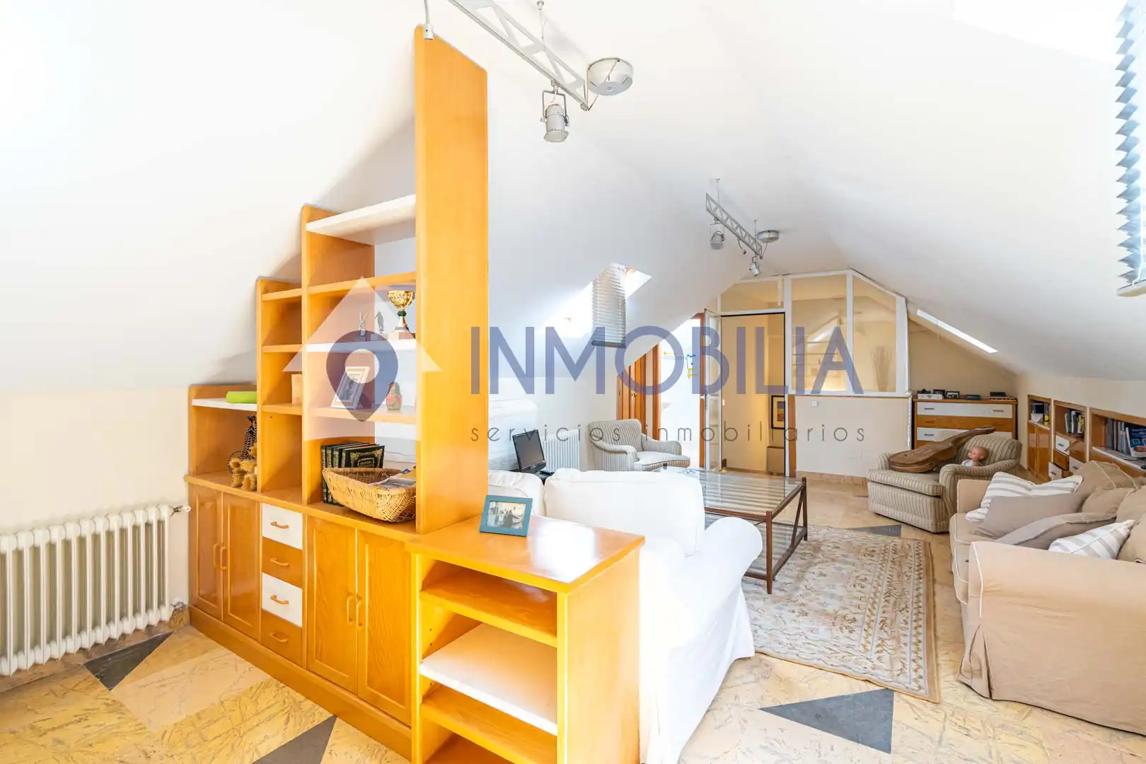 Sala de estar de Casa adosada en venta en Madrid con Aire acondicionado, Calefacción y Jardín privado