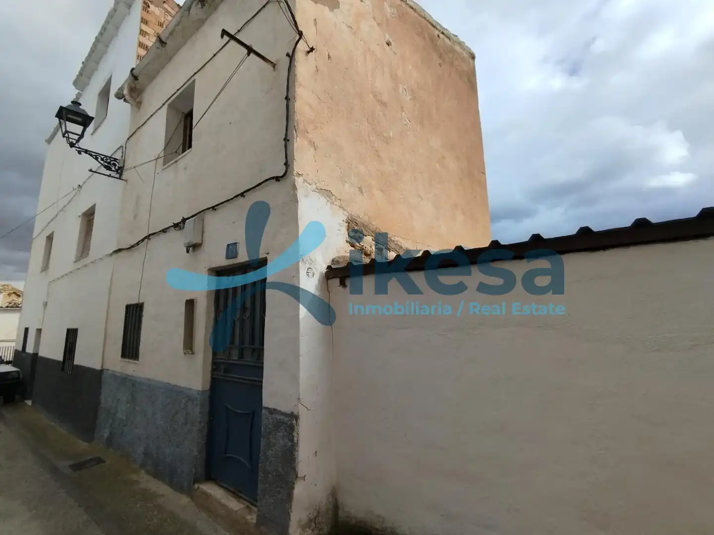 Vista exterior de Casa adosada en venta en Quesada