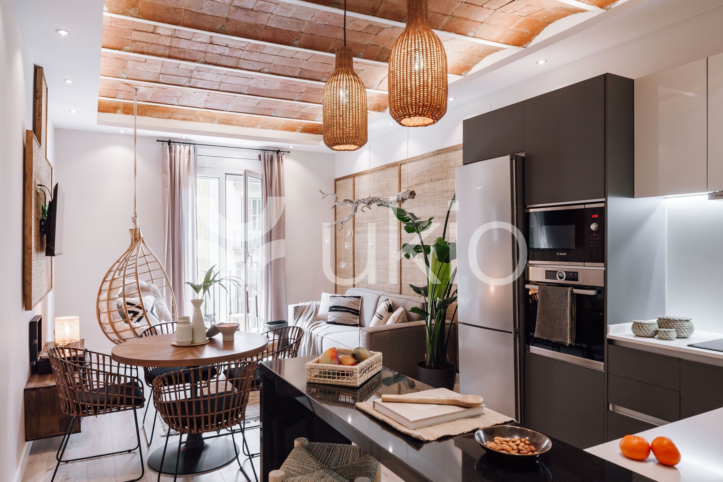 Cuina de Apartament de lloguer en  Barcelona Capital amb Aire condicionat, Terrassa i Moblat