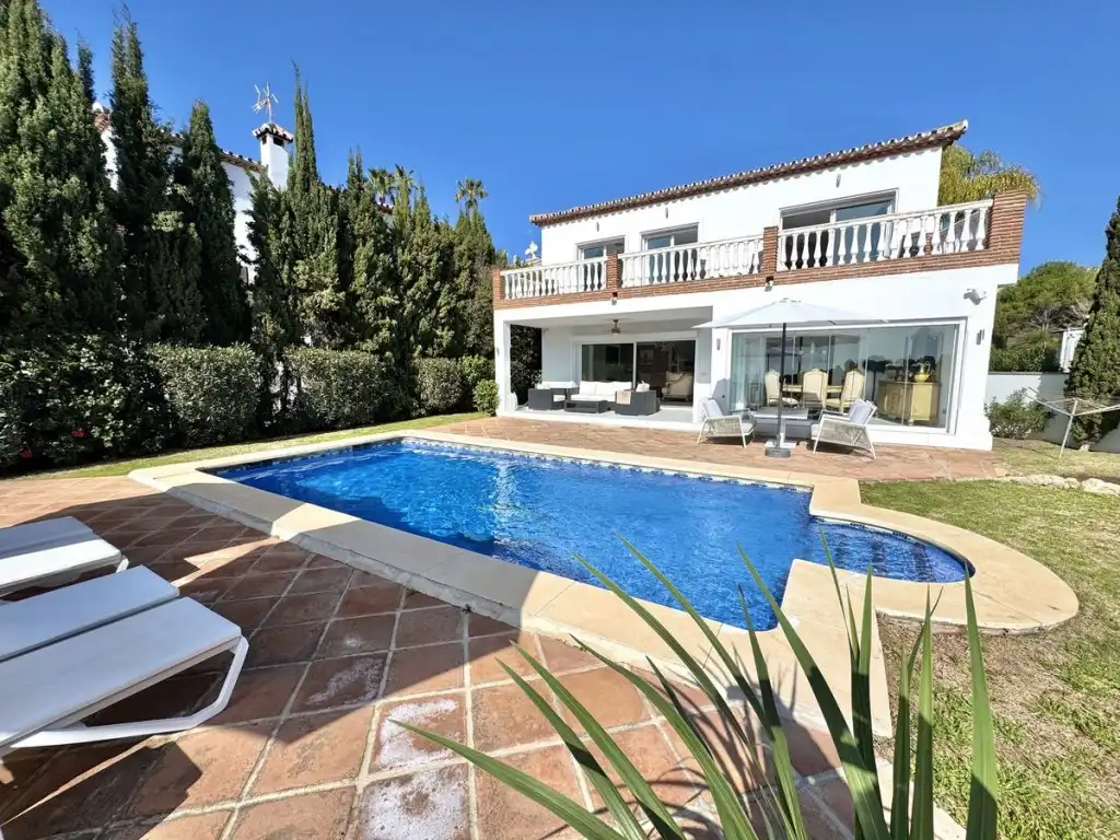 Villa avec piscine à vendre à Calahonda