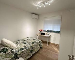 Bedroom of Flat to share in  Sevilla Capital  with Air Conditioner and Terrace