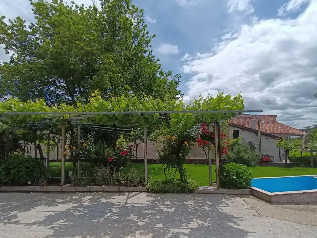 Terrassa de Casa o xalet en venda en Ourense Capital  amb Piscina