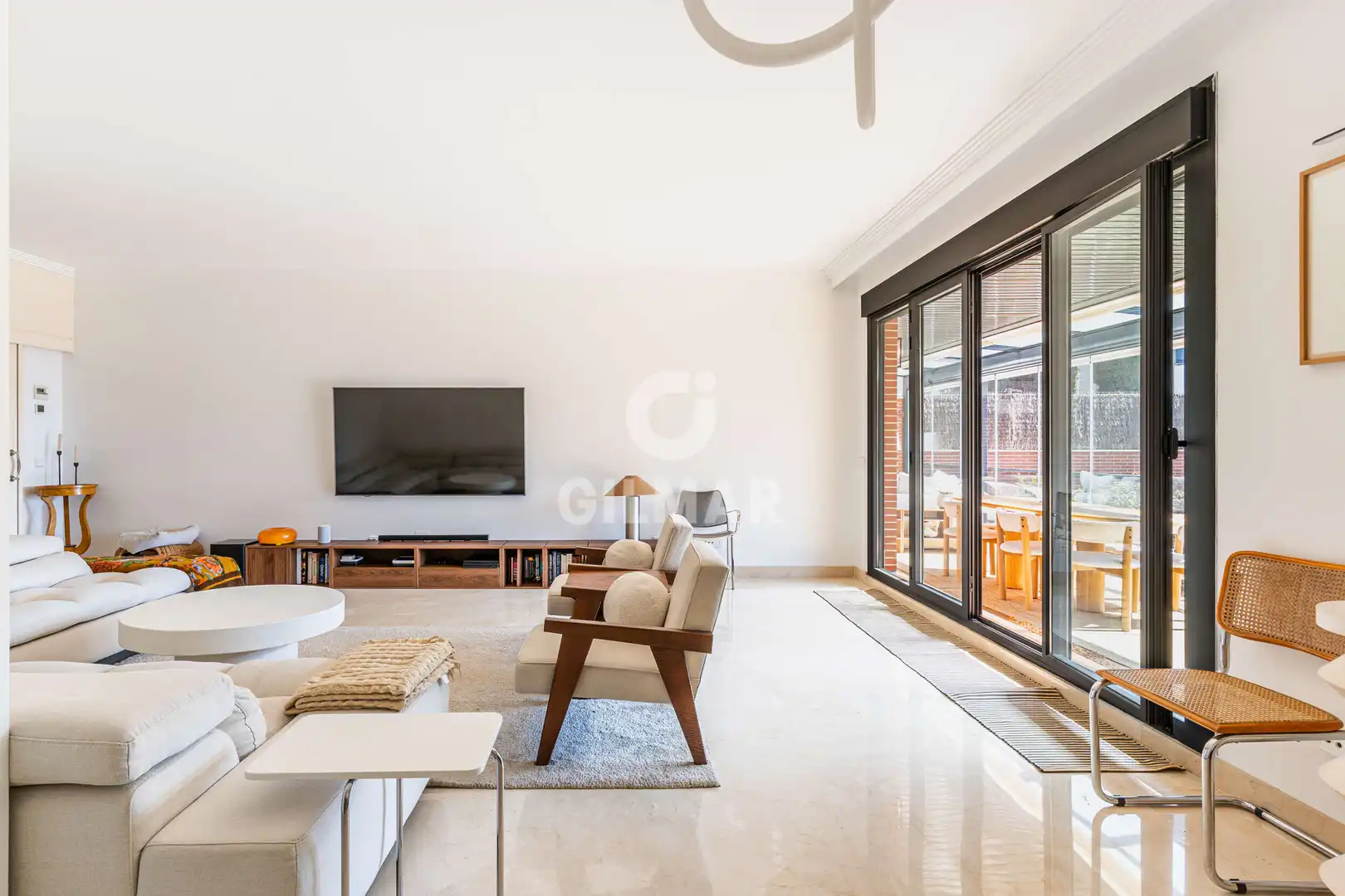 Vista exterior de Planta baixa en venda en Pozuelo de Alarcón amb Calefacció, Jardí privat i Traster