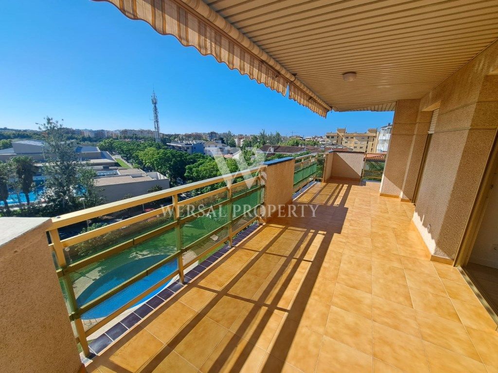 Vista exterior de Pis en venda en Salou amb Aire condicionat, Balcó i Piscina comunitària