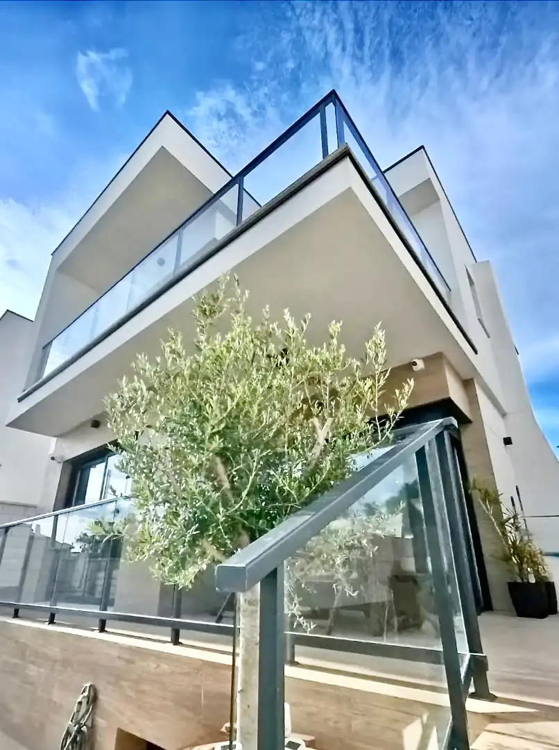 Terrassa de Casa o xalet en venda en Sant Joan d'Alacant amb Aire condicionat, Jardí privat i Terrassa