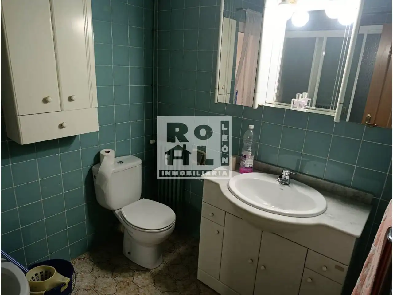 Baño de Piso en venta en León Capital  con Calefacción y Terraza
