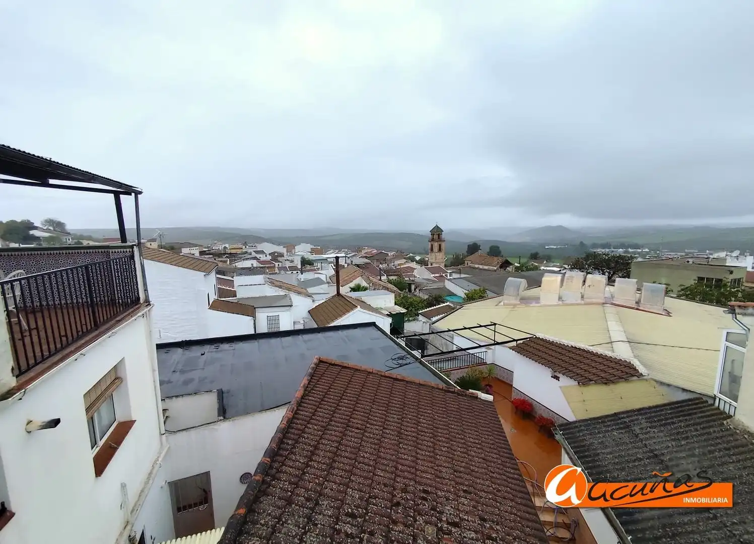 Exterior view of Flat for sale in Alameda  with Air Conditioner, Terrace and Storage room
