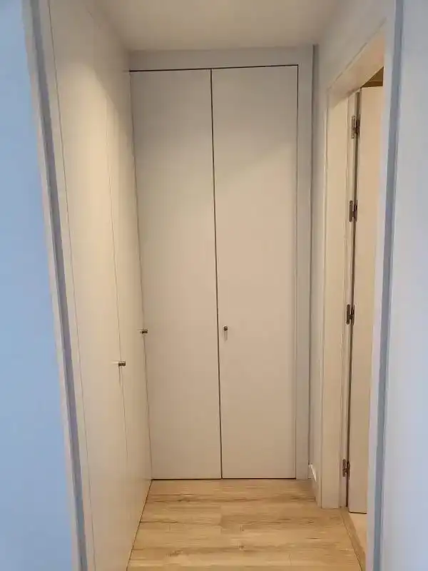 Wohnung zur Miete in Granada mit Klimaanlage, Privatgarten und Parkett