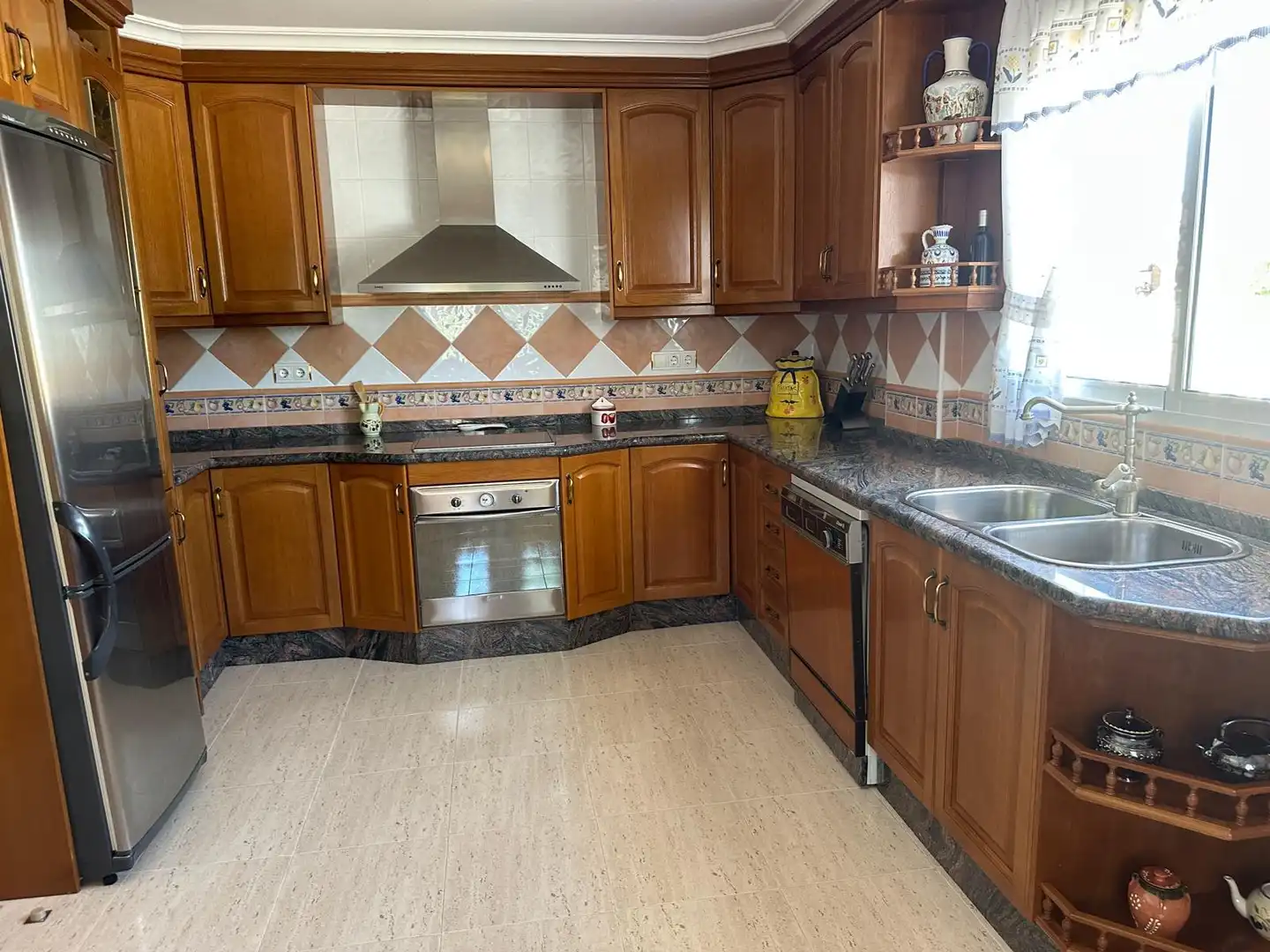 Cocina de Casa o chalet en venta en Mutxamel con Aire acondicionado, Calefacción y Jardín privado