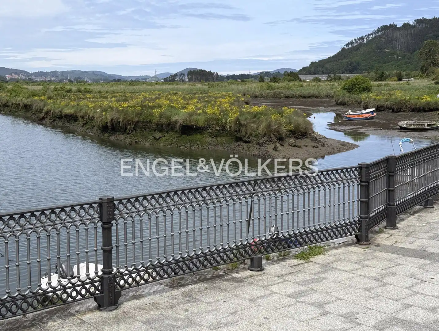 Vista exterior de Casa adosada en venta en Limpias con Calefacción, Jardín privado y Terraza