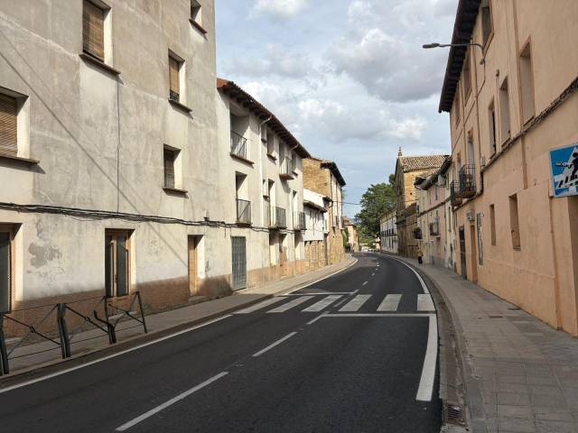 Casa-chalet en Venta en Joaquín Costa en Ayerbe