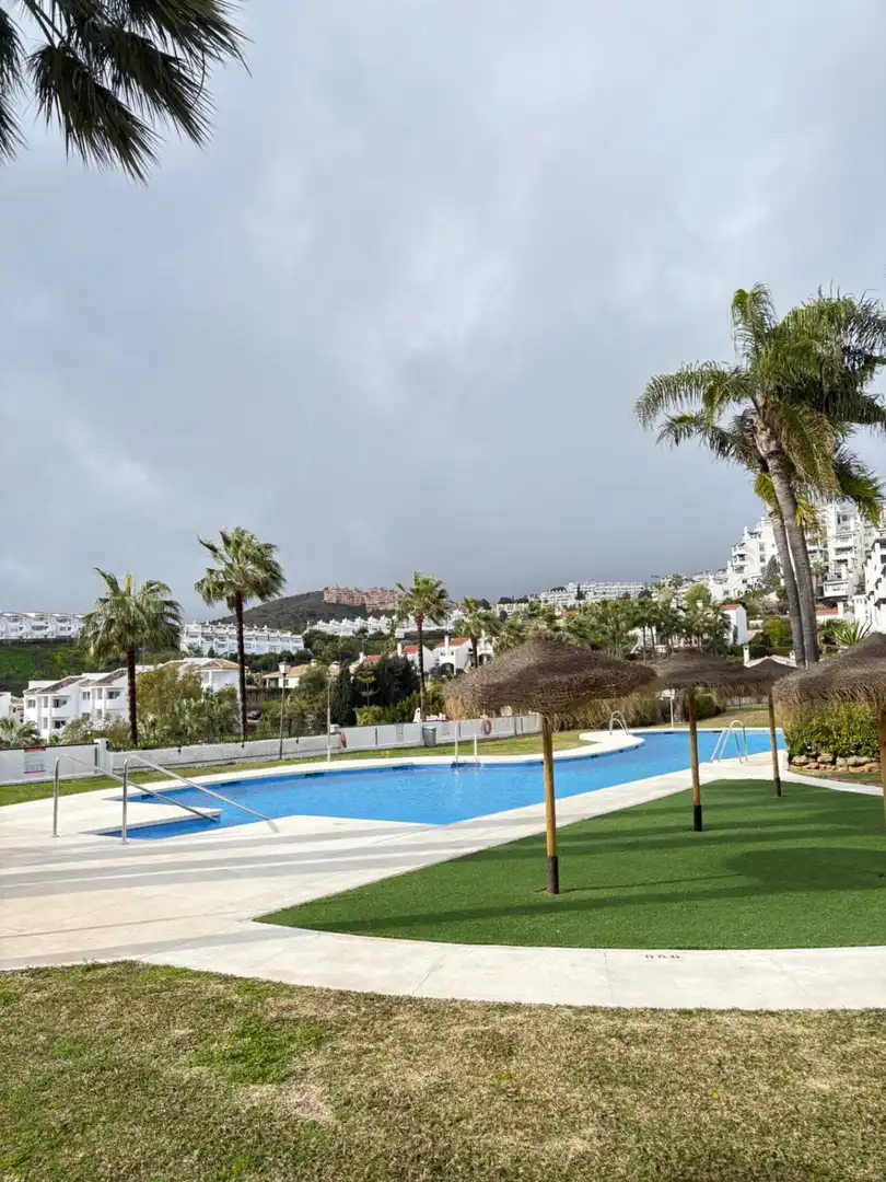 Jardí de Dúplex en venda en Mijas amb Calefacció, Terrassa i Piscina comunitària