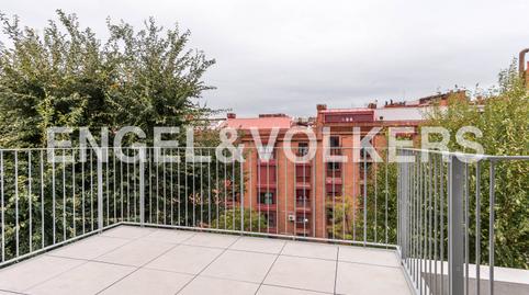 Foto 3 de Àtic de lloguer a Calle de Carmen Cobeña, Acacias, Madrid