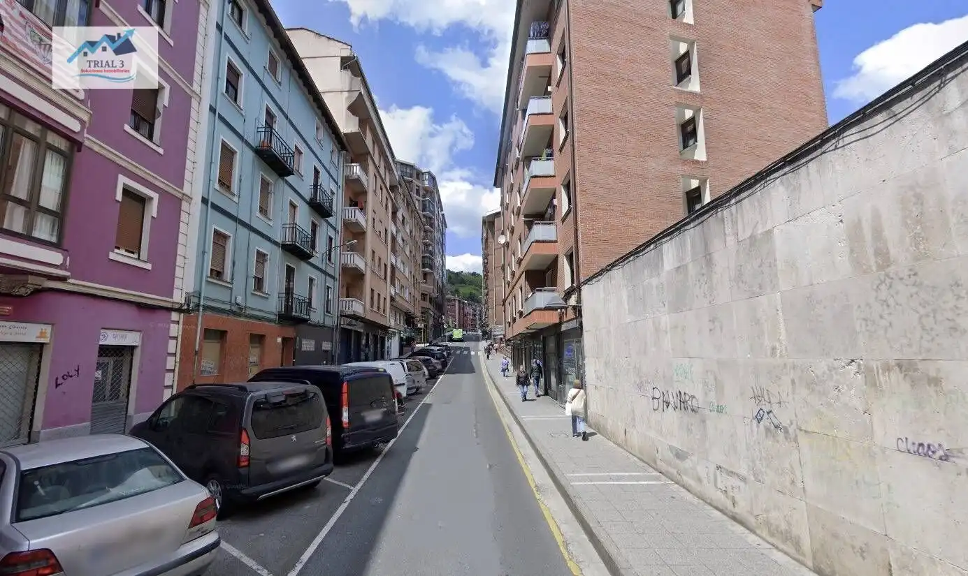Vista exterior de Piso en venta en Basauri 