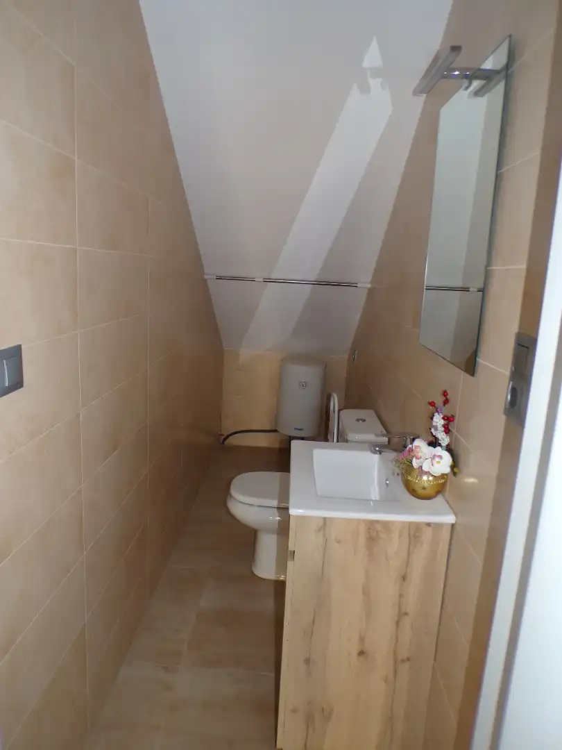 Badezimmer von Geschaftsraum zur Miete in Valderrubio