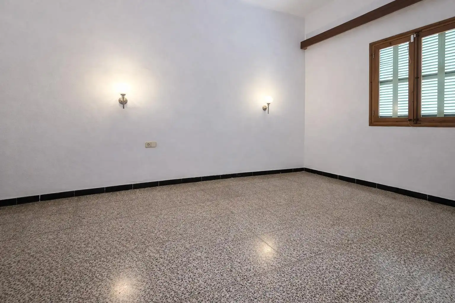 Ground floor for sale in Inca  with Terrace and Storage room