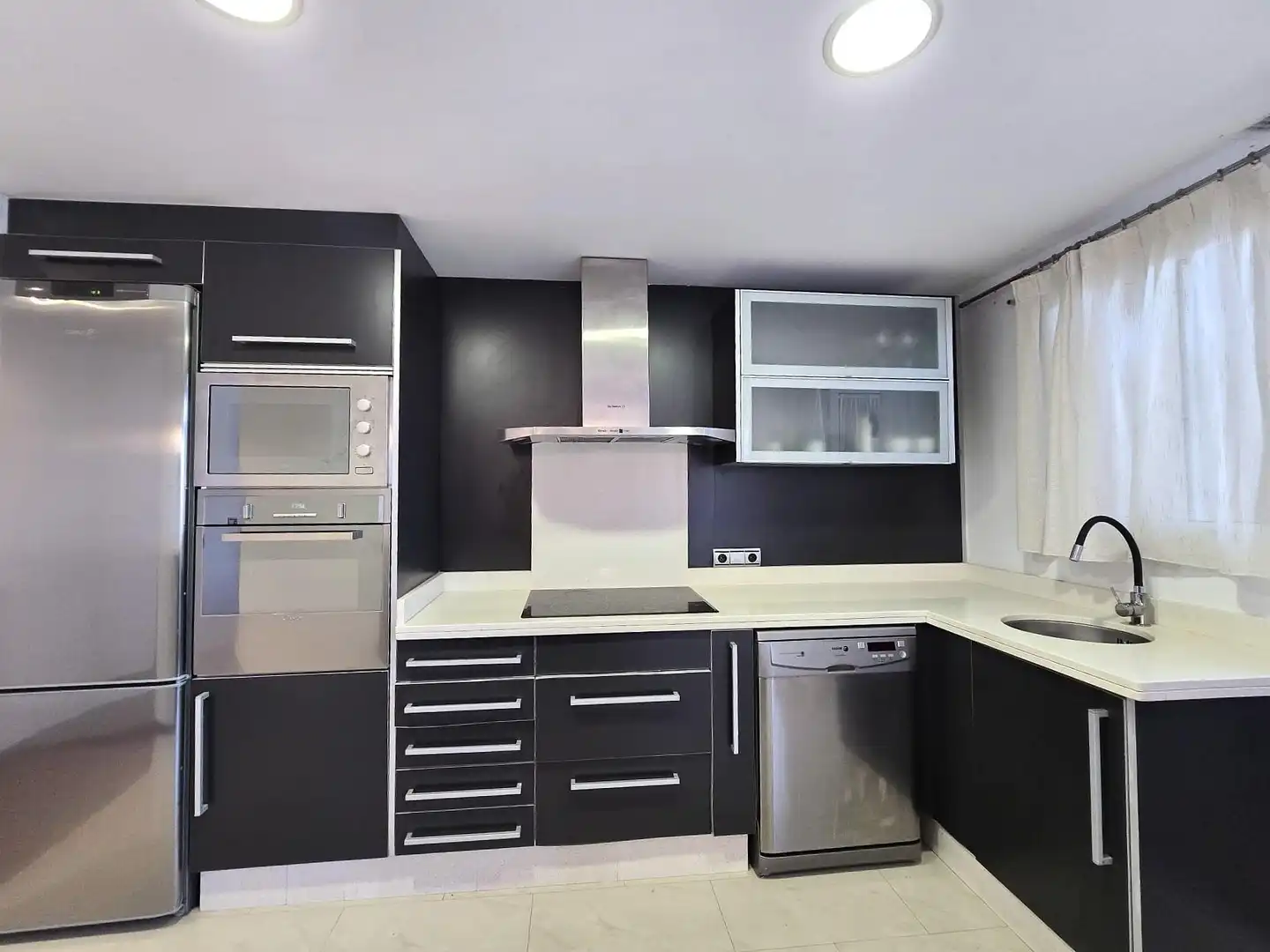Kitchen of Flat for sale in Valencia  with Air Conditioner, Heating and Parquet flooring