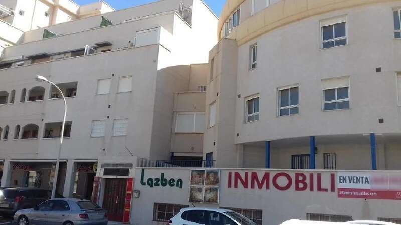 Vista exterior de Local en venda en Roquetas de Mar