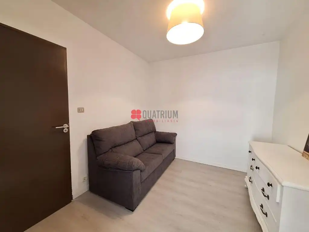 Bedroom of Flat for rent in Santiago de Compostela   with Heating and Furnished