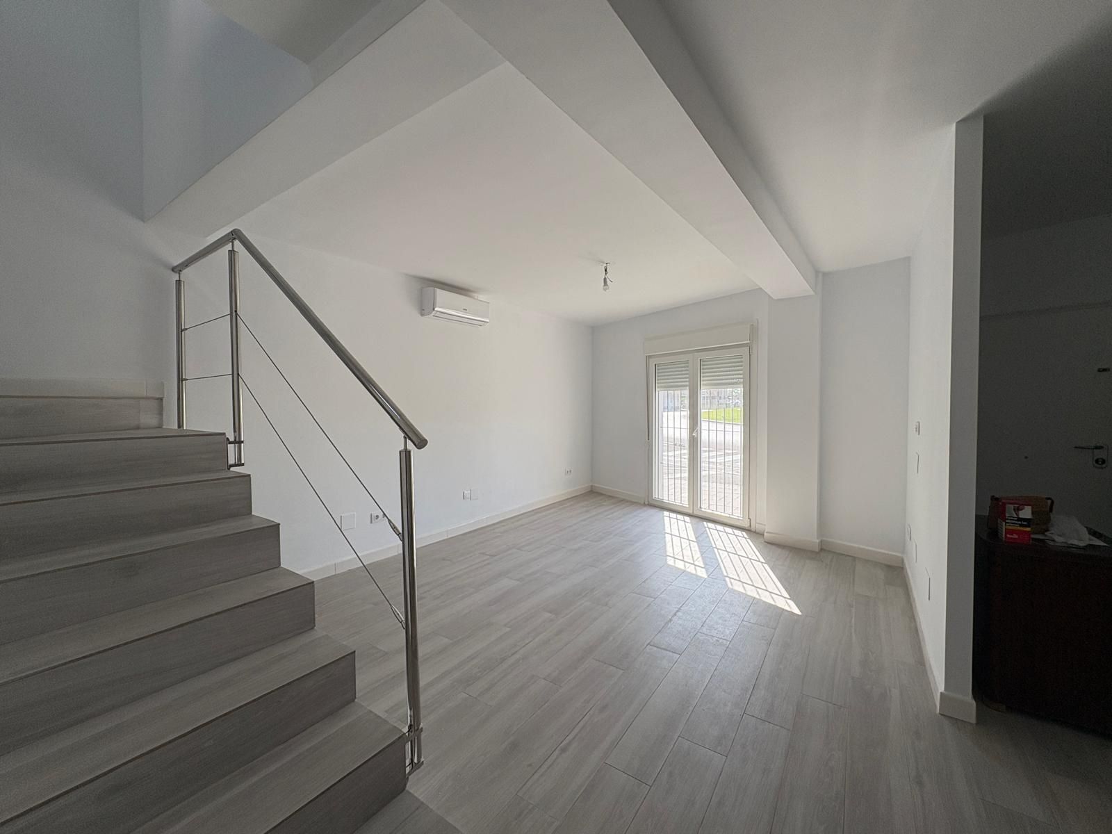 Single-family semi-detached for sale in San Fernando  with Air Conditioner and Terrace