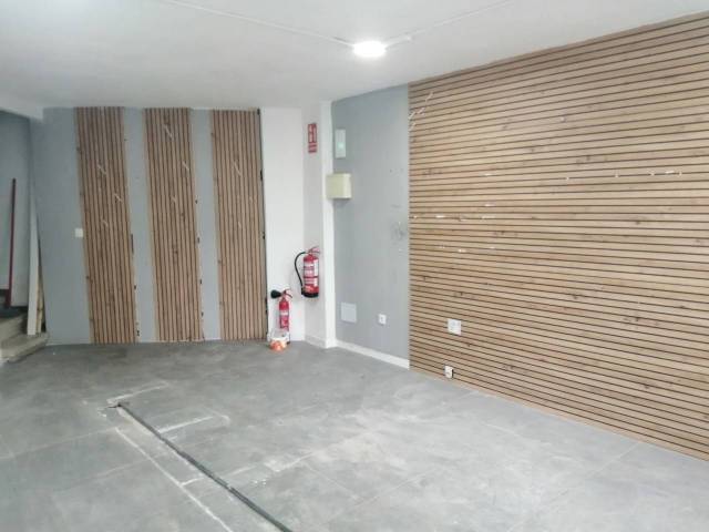 Local comercial en Alquiler en Parque Geólogo José Royo Gómez